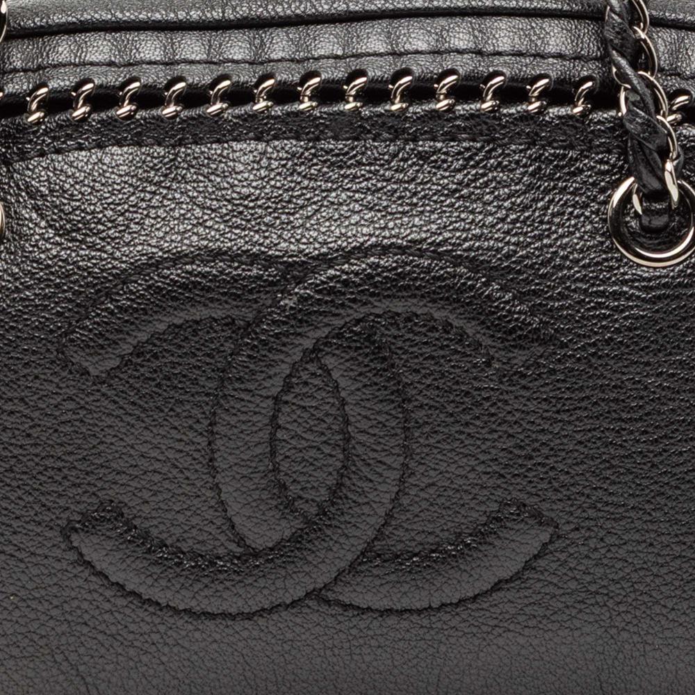 Chanel B Chanel Black Calf Leather Medium skin Luxe Ligne Bowler Bag France