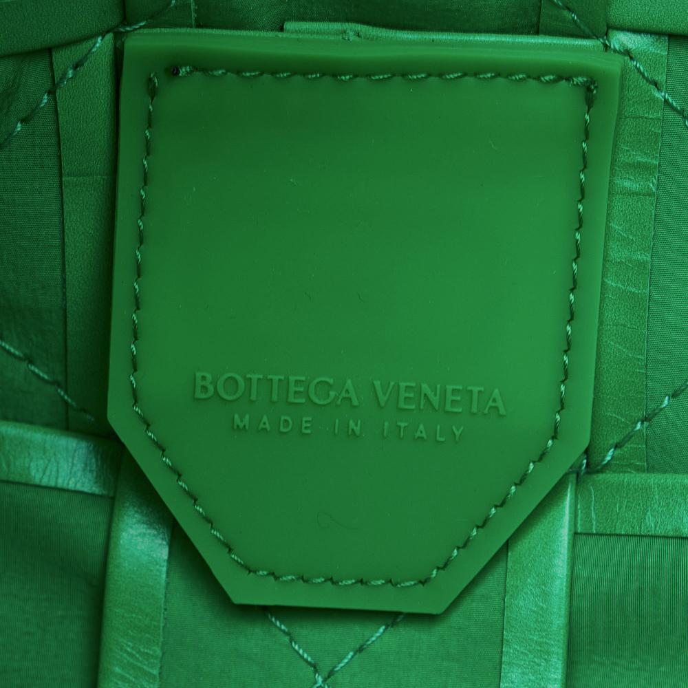 Bottega Veneta AB Bottega Veneta Green Calf Leather Maxi Paper skin Intrecciato Cassette Crossbody Italy