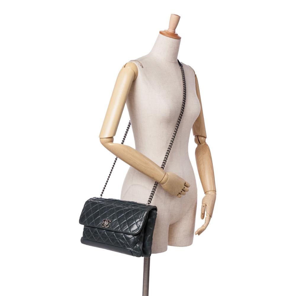 Chanel B Chanel Green Dark Green Calf Leather Quilted Aged skin Logo Accordion Flap Italy