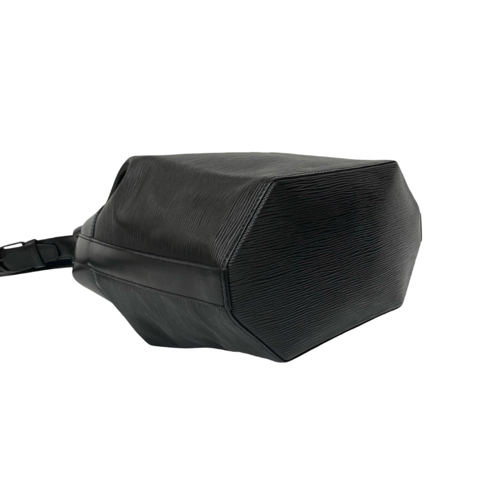 Louis Vuitton AB Louis Vuitton Black Epi Leather Leather Epi Sac D Epaule GM France