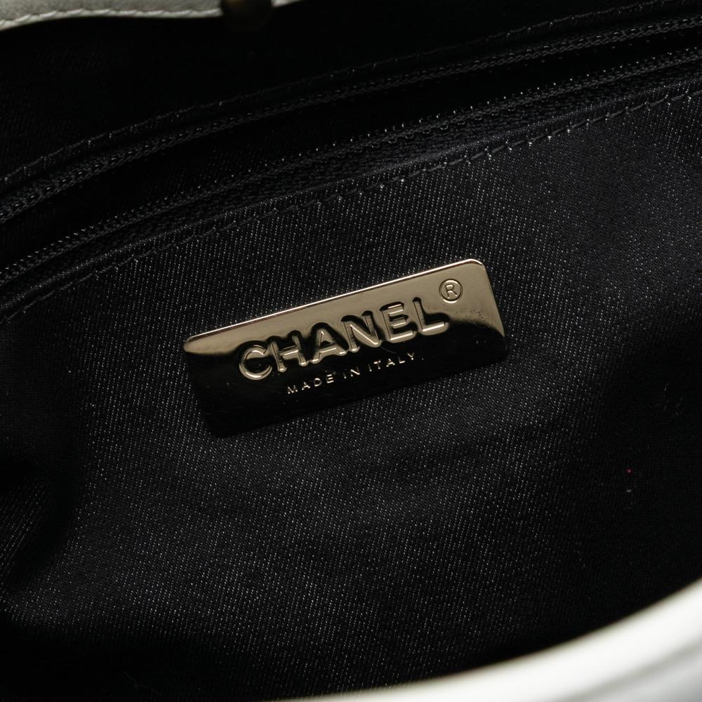 Chanel AB Chanel White Calf Leather Large Stitched skin Button Up Hobo Italy