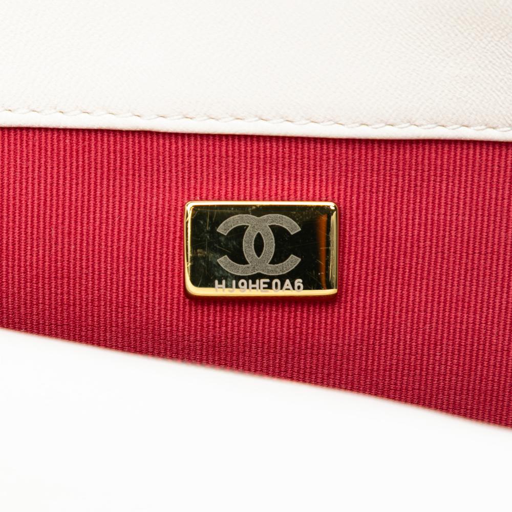 Chanel B Chanel White Lambskin Leather Leather Medium Lambskin 19 Flap Italy
