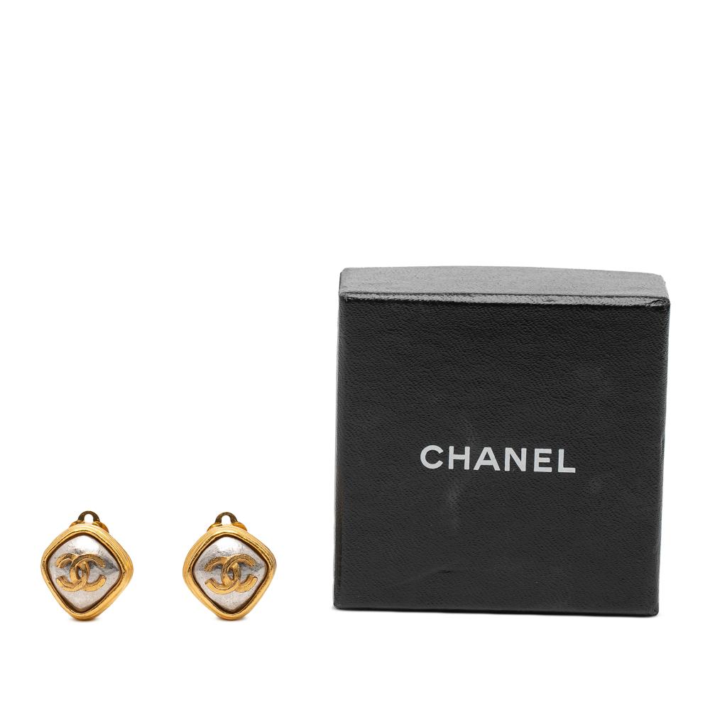 Chanel B Chanel Gold Gold Plated Metal CC Diamond Shape Clip on Earrings France