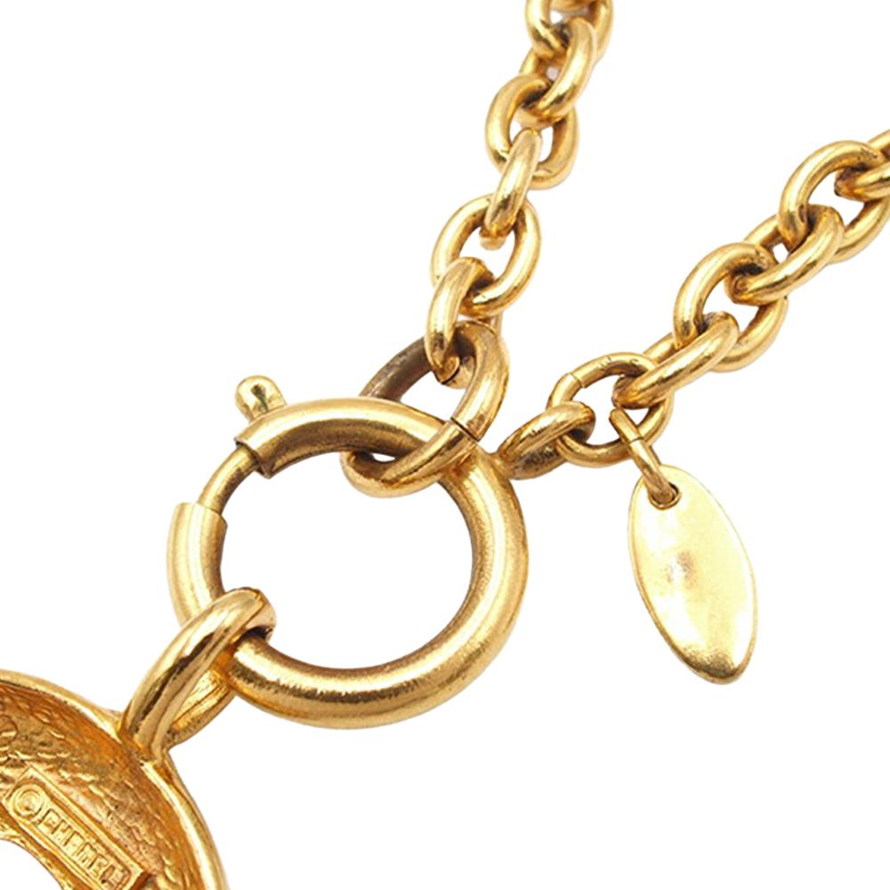 Chanel B Chanel Gold Gold Plated Metal CC Round Pendant Necklace France