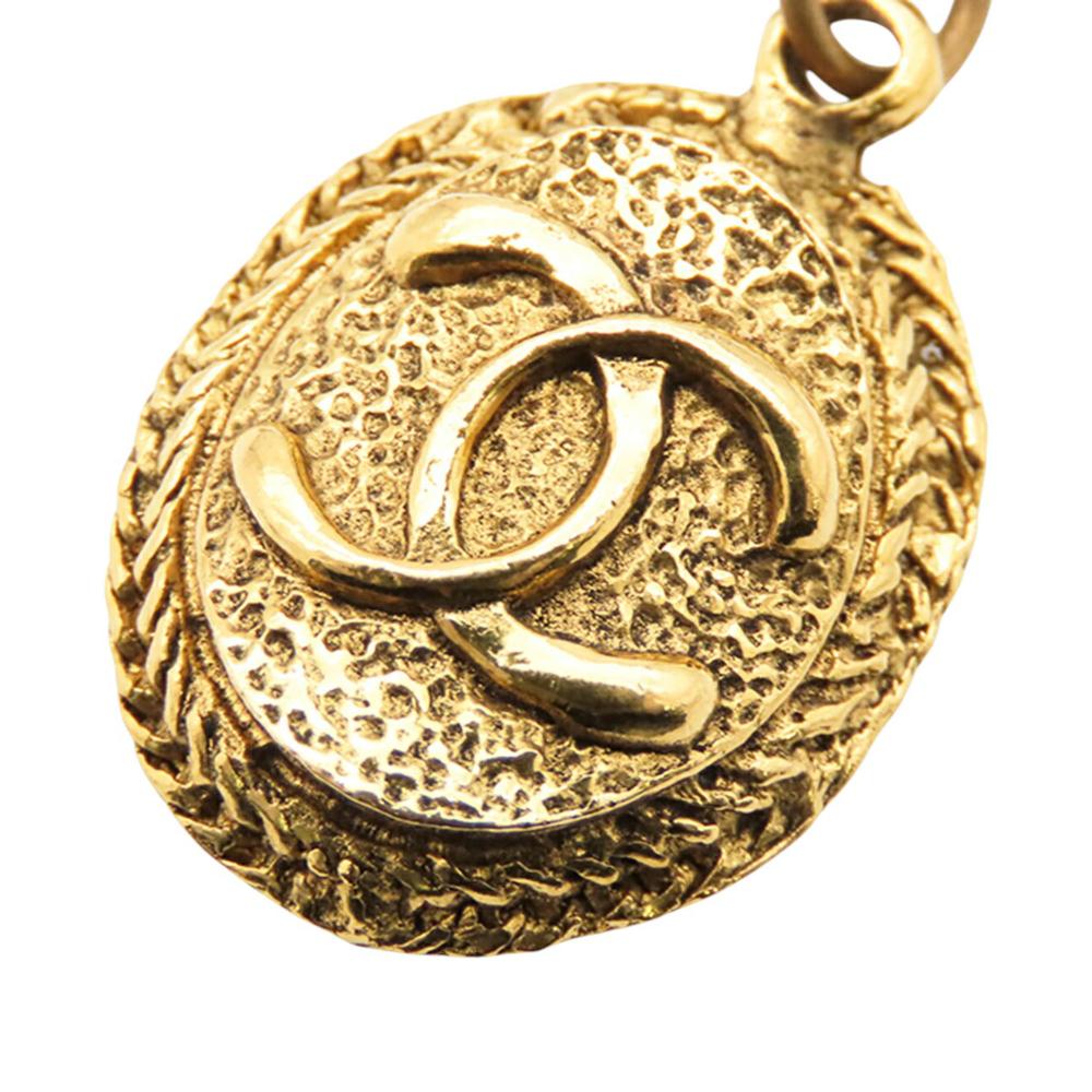 Chanel B Chanel Gold Gold Plated Metal CC Oval Pendant Necklace France