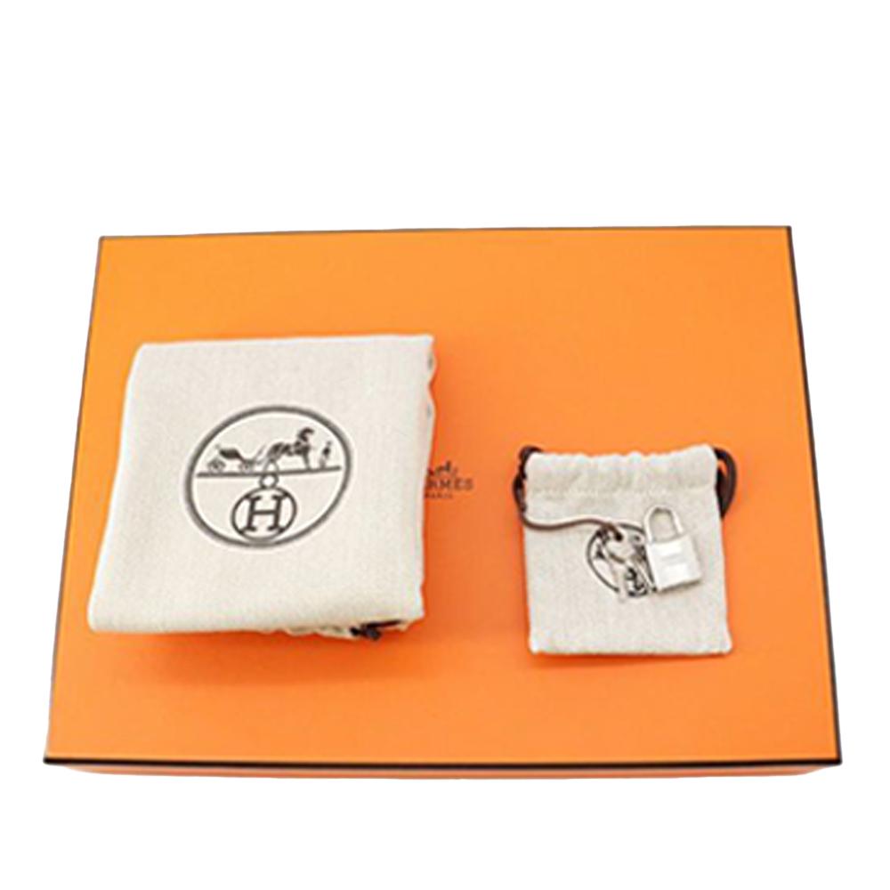 Hermès A Hermès Brown Light Beige Canvas Fabric H and Swift Couverture Carre Picotin Lock 18 France