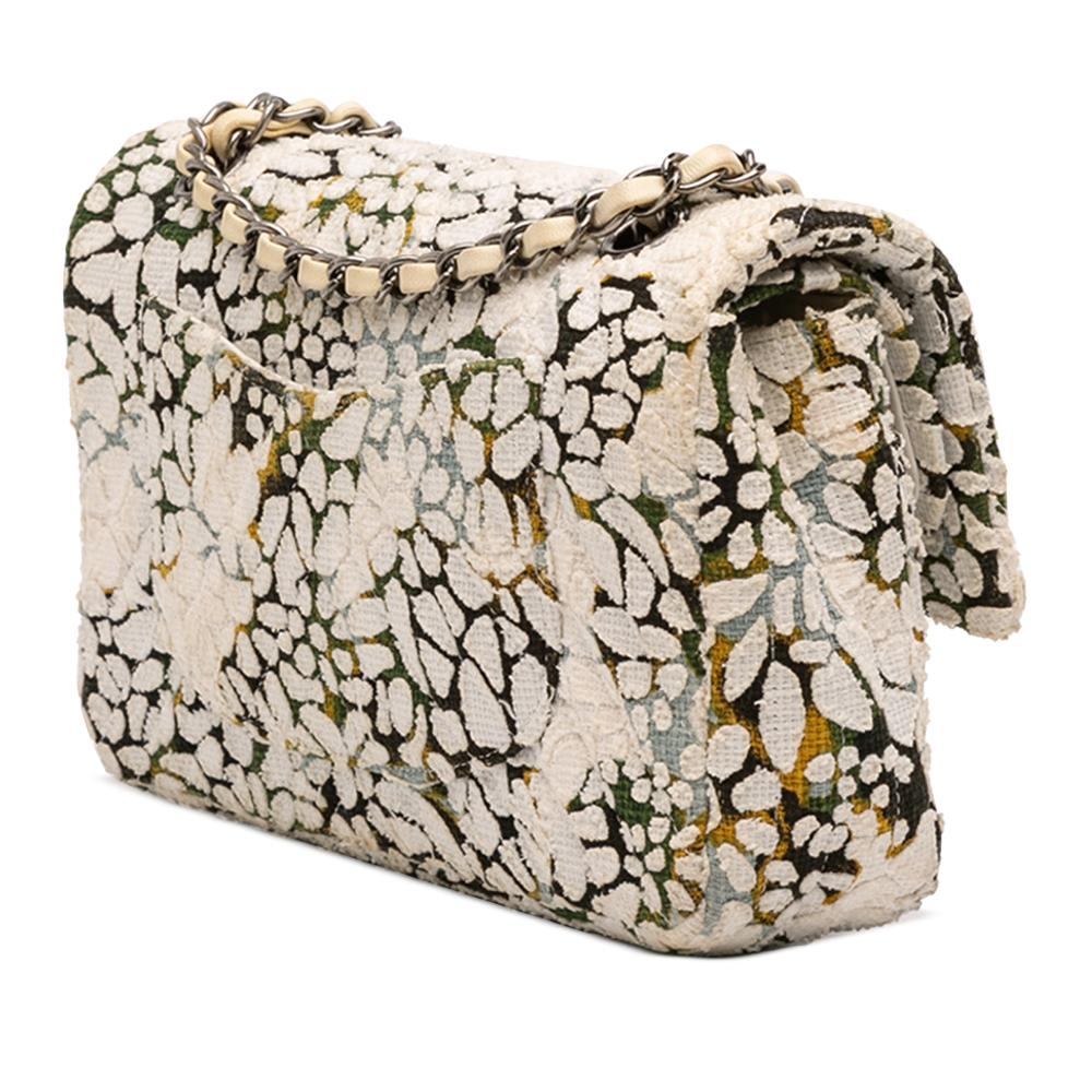 Chanel B Chanel White Ivory Tweed Fabric Medium Classic Chevron Floral Double Flap France