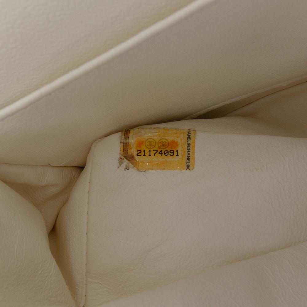 Chanel B Chanel White Ivory Tweed Fabric Medium Classic Chevron Floral Double Flap France