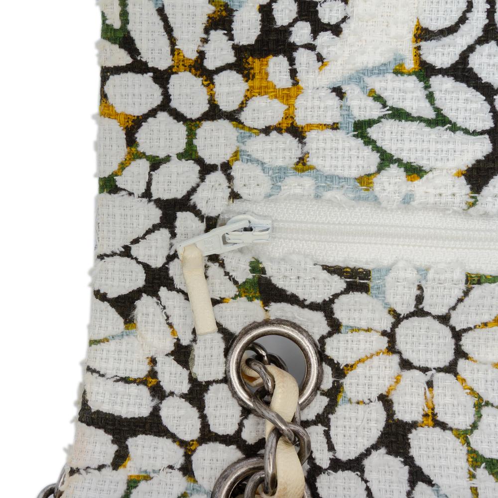 Chanel B Chanel White Ivory Tweed Fabric Medium Classic Chevron Floral Double Flap France