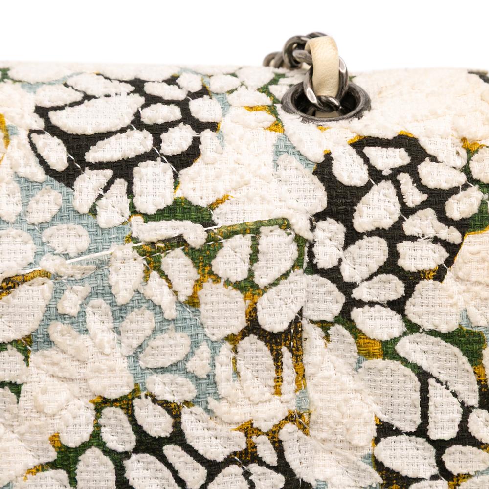 Chanel B Chanel White Ivory Tweed Fabric Medium Classic Chevron Floral Double Flap France