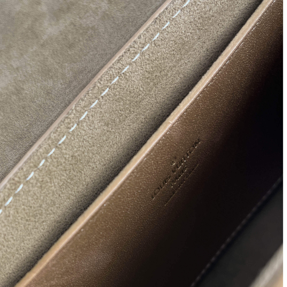 Louis Vuitton Love Note Smooth Calfskin Leather 2-Ways Envelope Clutch Gold