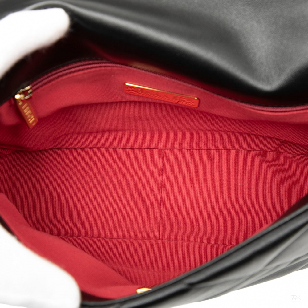 Chanel 19 Medium Lambskin Leather Matelassè Flap Handbag Black