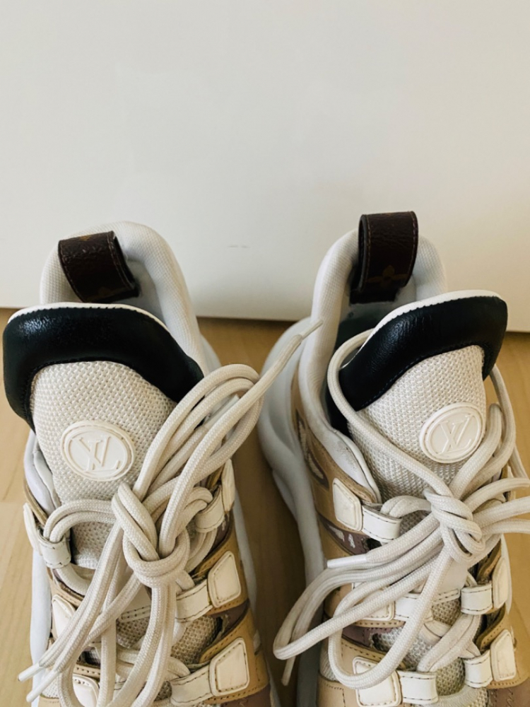 Louis Vuitton Archlight