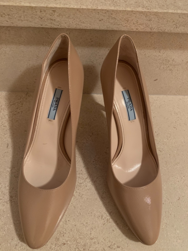 Prada AB Vernice Safran 40,5 beige Pumps