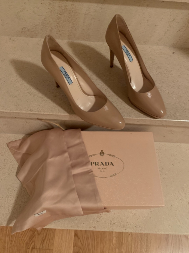 Prada AB Vernice Safran 40,5 beige Pumps