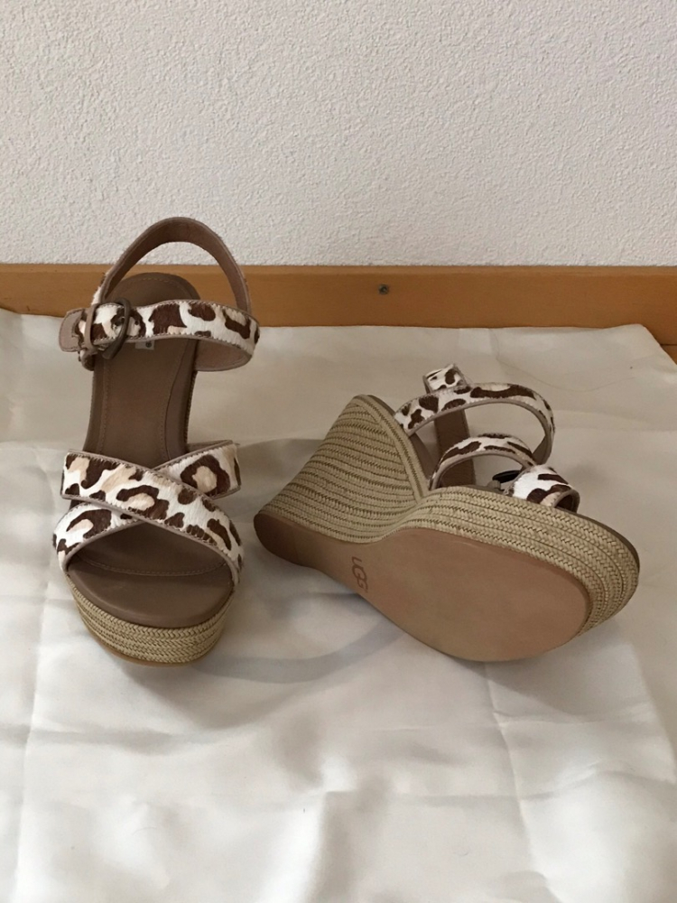 UGG Sandalen