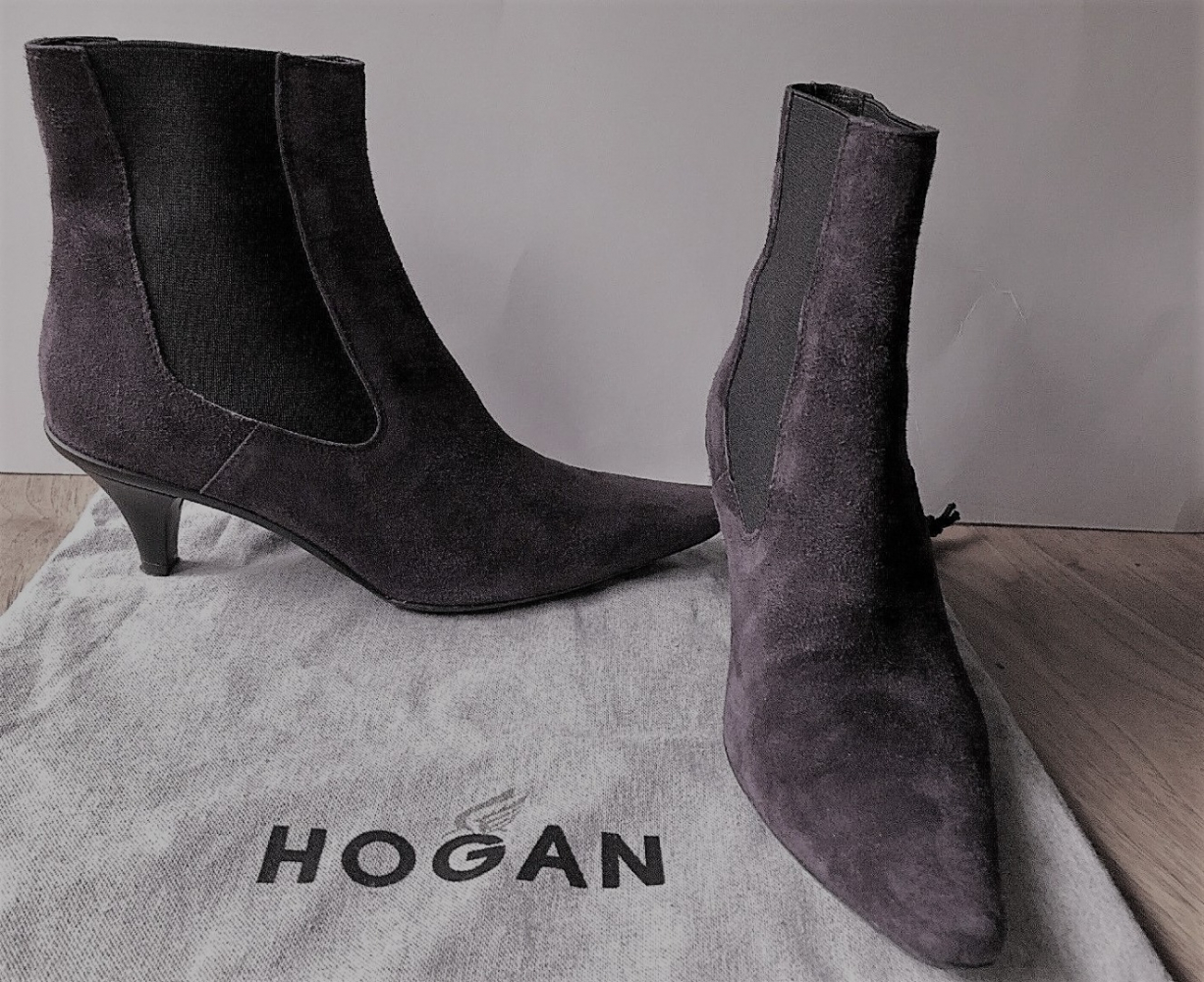 Hogan Chelsea Ankle Boots Suede Side Gusset Pointed Toe