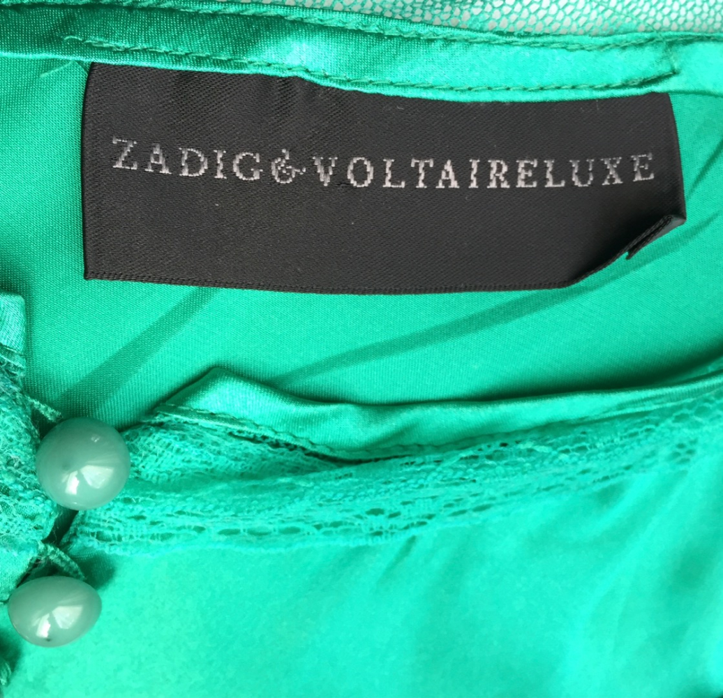 Zadig & Voltaire robe soie verte, manches longues voile transparent, petits boutons sur décolleté