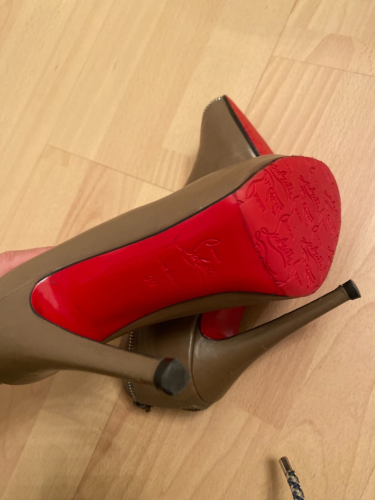 Christian Louboutin Bottes à la cheville Col Zippe