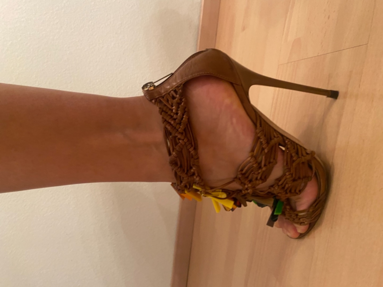 Jimmy Choo Mit brauner Iris verzierte Makramee-Sandalen aus Leder