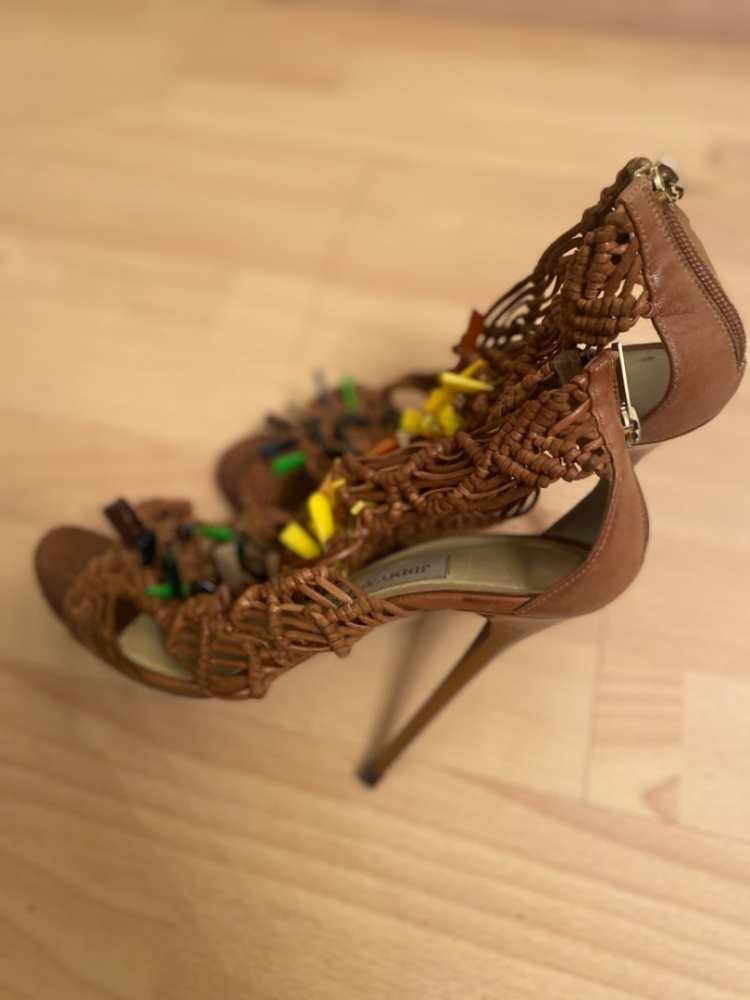 Jimmy Choo Mit brauner Iris verzierte Makramee-Sandalen aus Leder