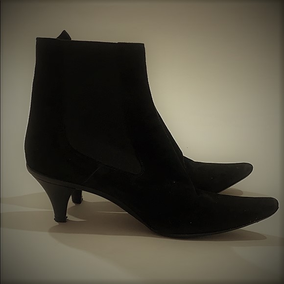 Hogan Chelsea Ankle Boots Suede Side Gusset Pointed Toe