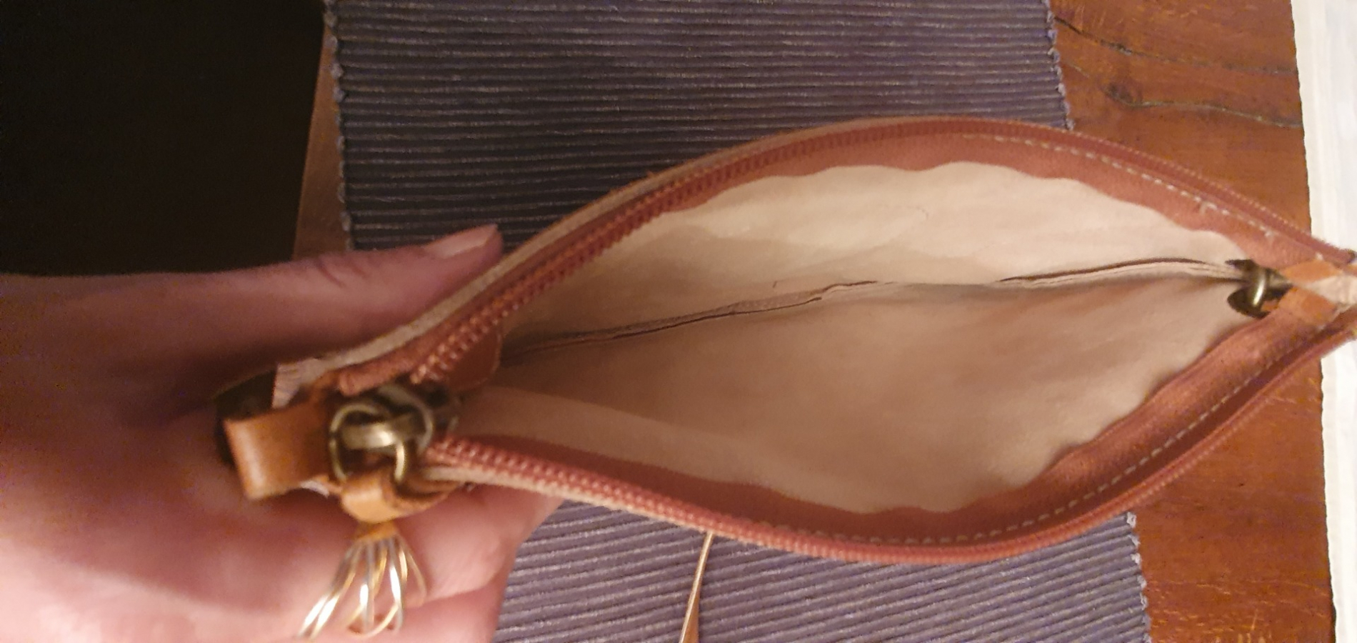 Coccinelle pochette en cuir et daim