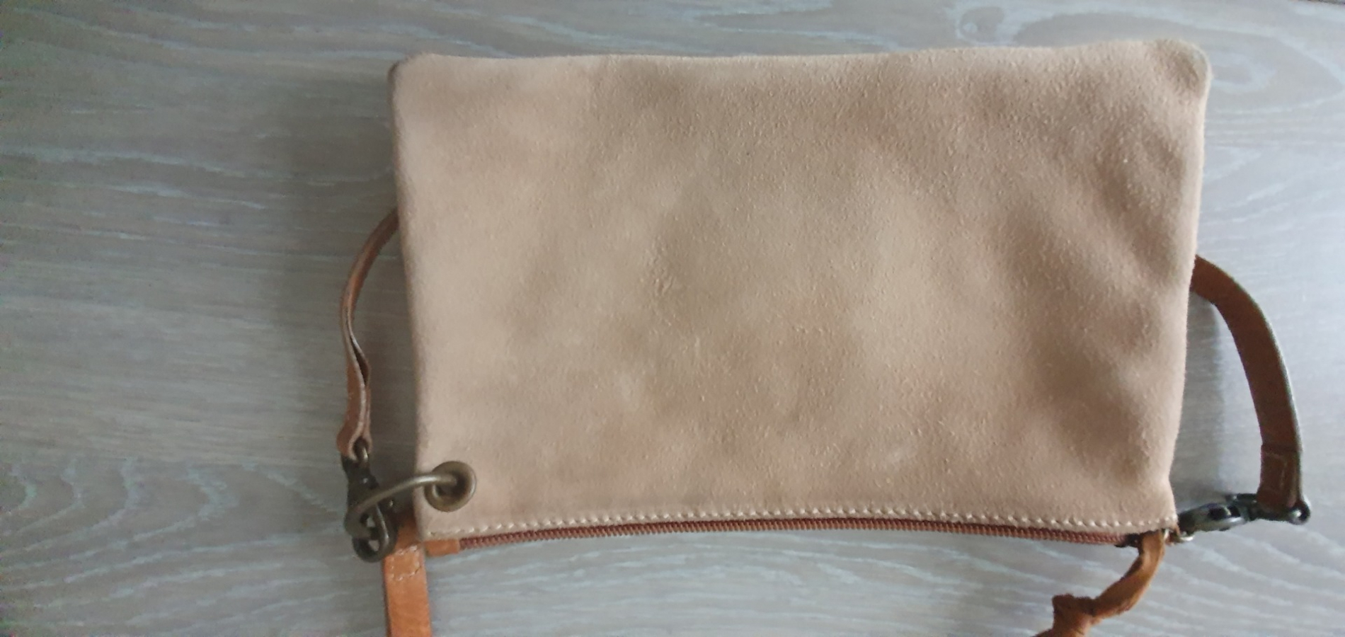 Coccinelle pochette en cuir et daim