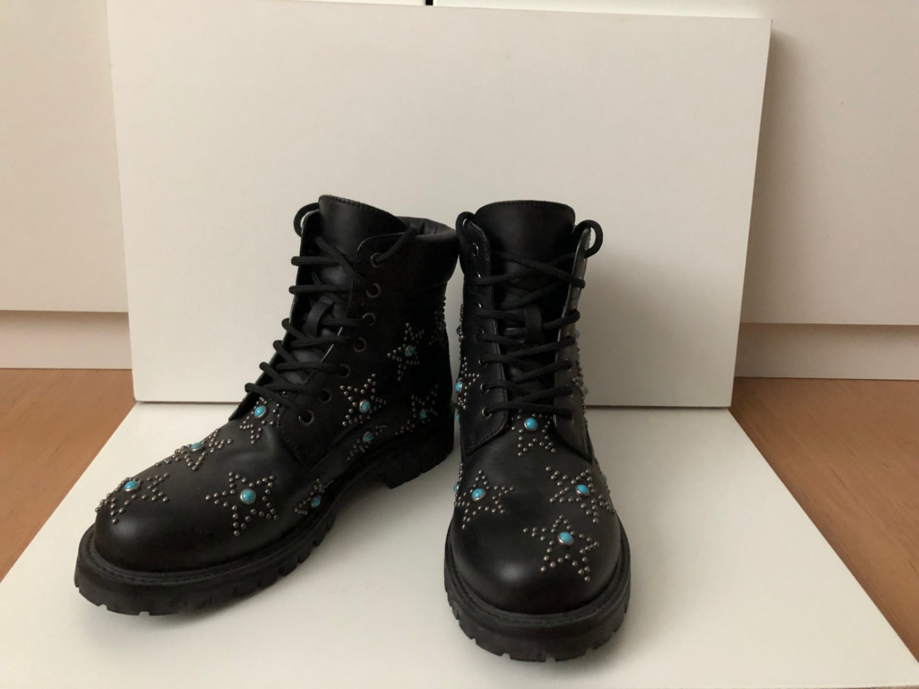 Valentino Combat de cuir clouté en étoile