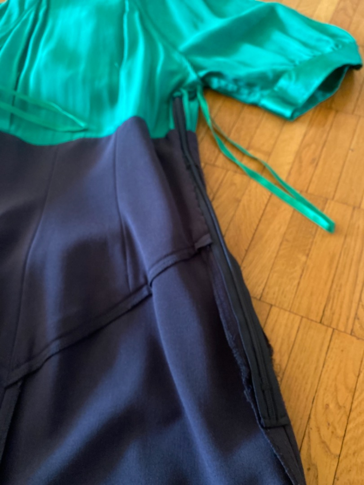 BCBG Max Azria Rezeption Kleid