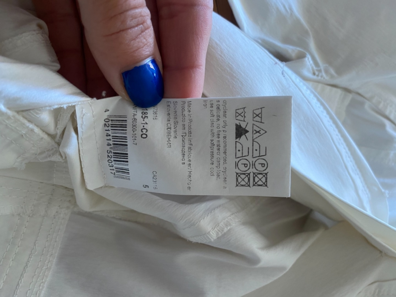 Hugo Boss Weißes langes Kleid mit Knöpfen