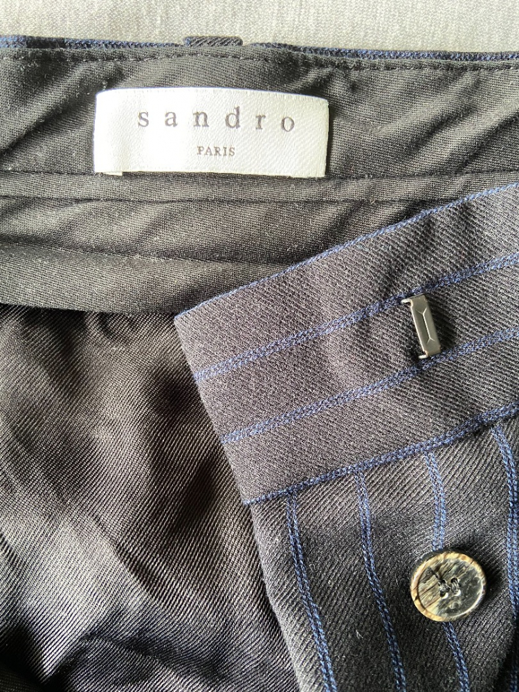 Sandro Jupe bleu marine à rayures bleu clairs