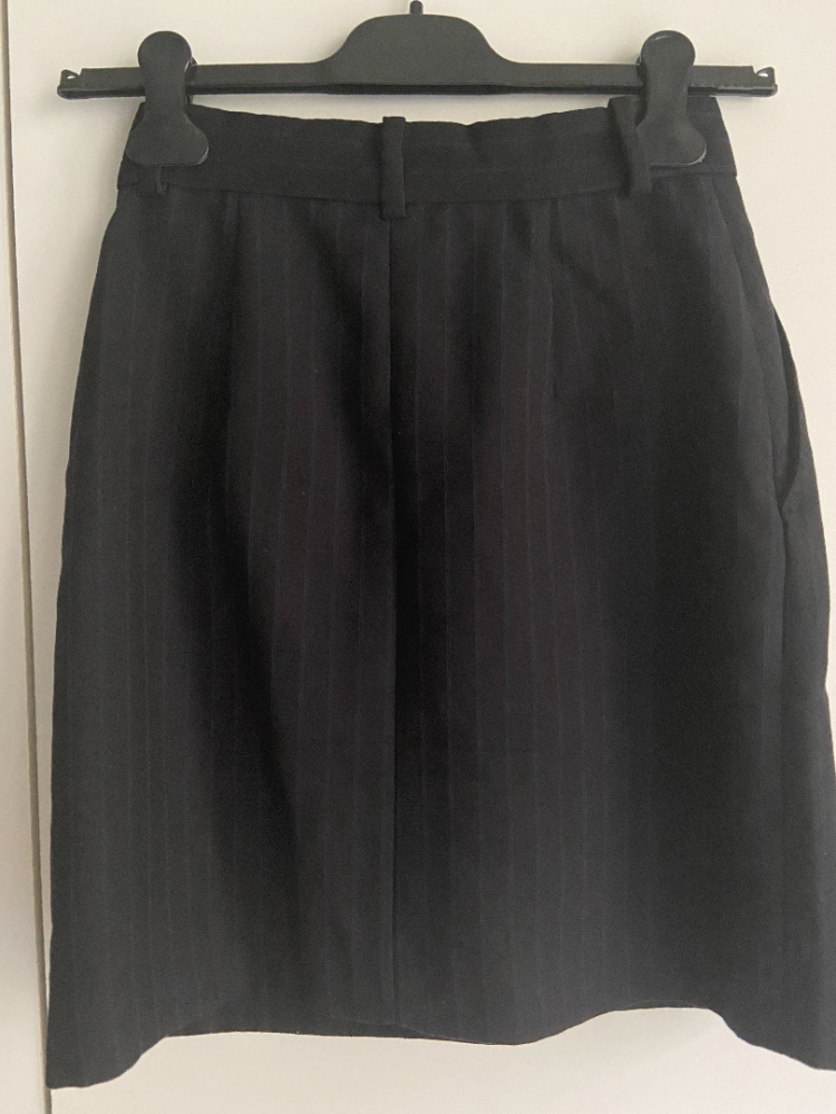 Sandro Jupe bleu marine à rayures bleu clairs