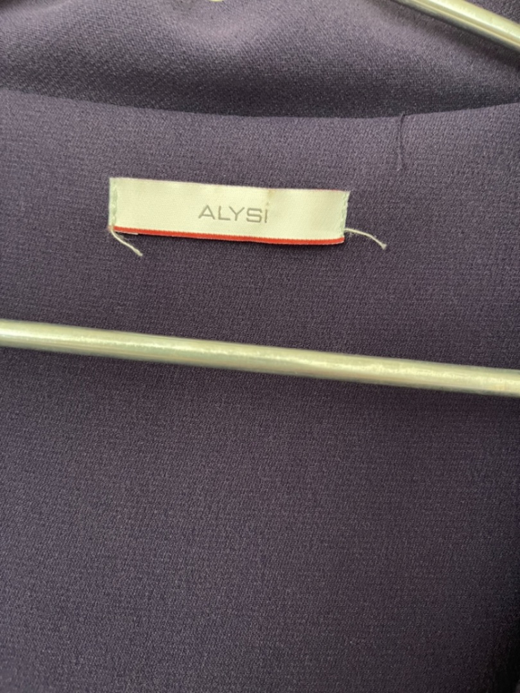 Alysi Kleiderset mit seiner kleinen Jacke