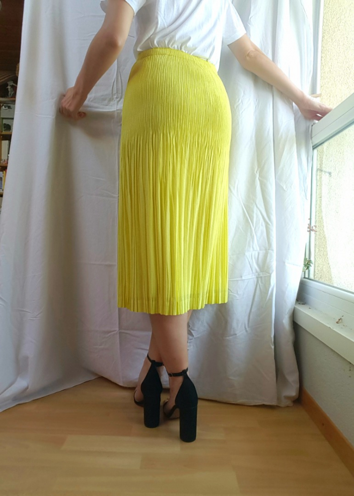 Issey Miyake Yellow pleated skirt if95-fg202