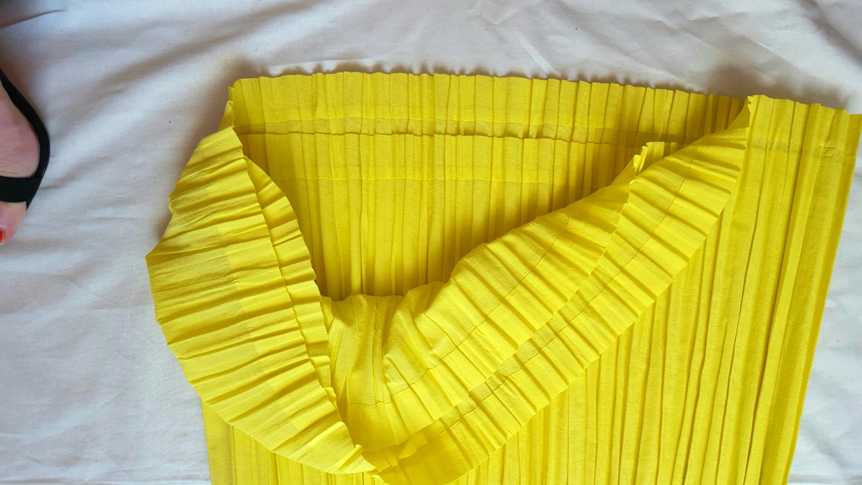 Issey Miyake Yellow pleated skirt if95-fg202