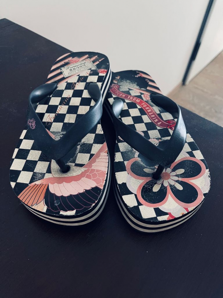 Fornarina Lim. Ed. Collection japonaise de sandales à tongues