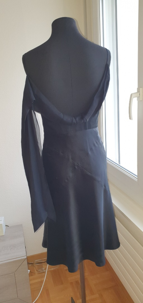 BCBG Max Azria Robe en soie noir