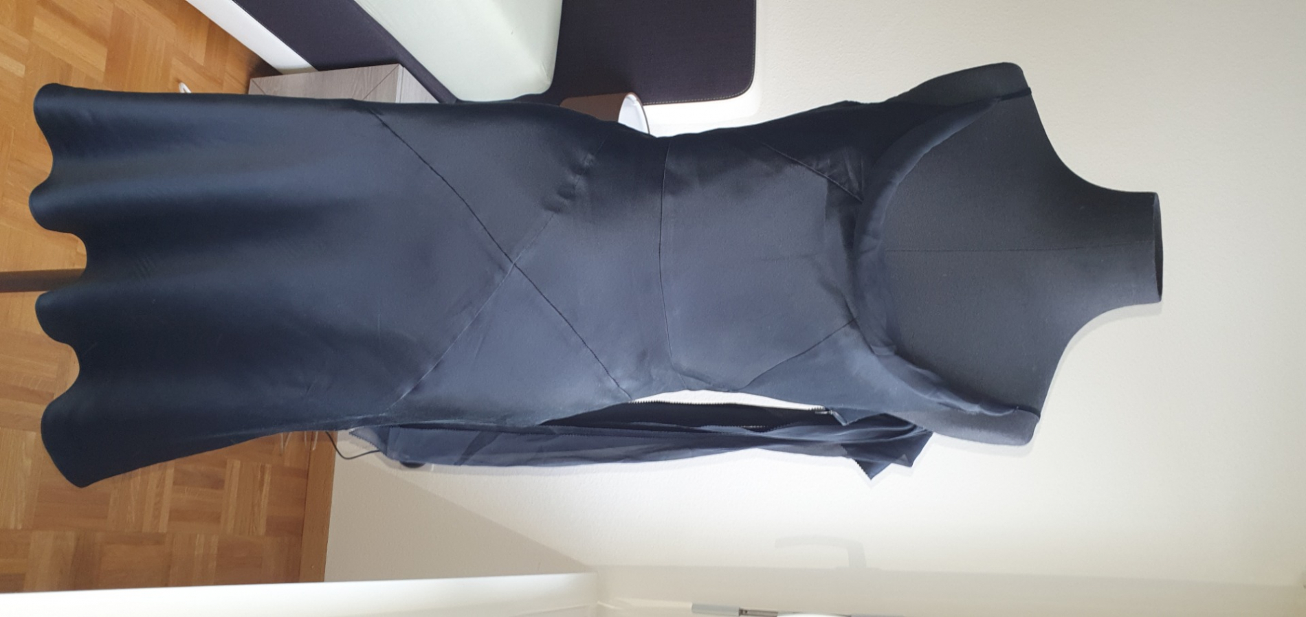 BCBG Max Azria Robe en soie noir