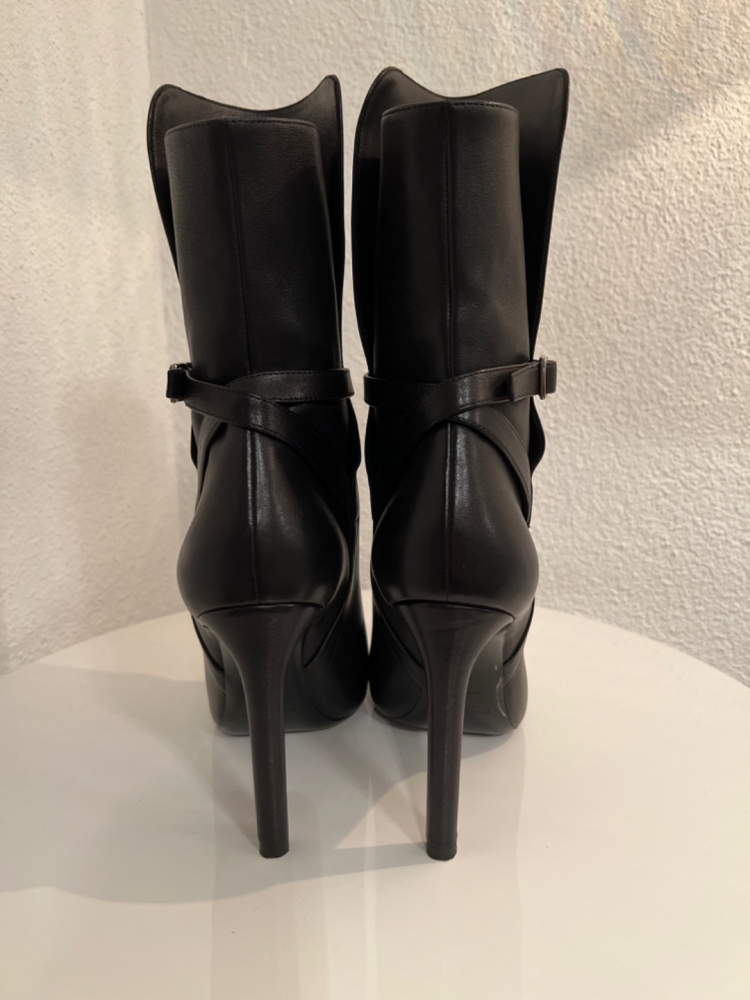 Yves Saint Laurent Bottes