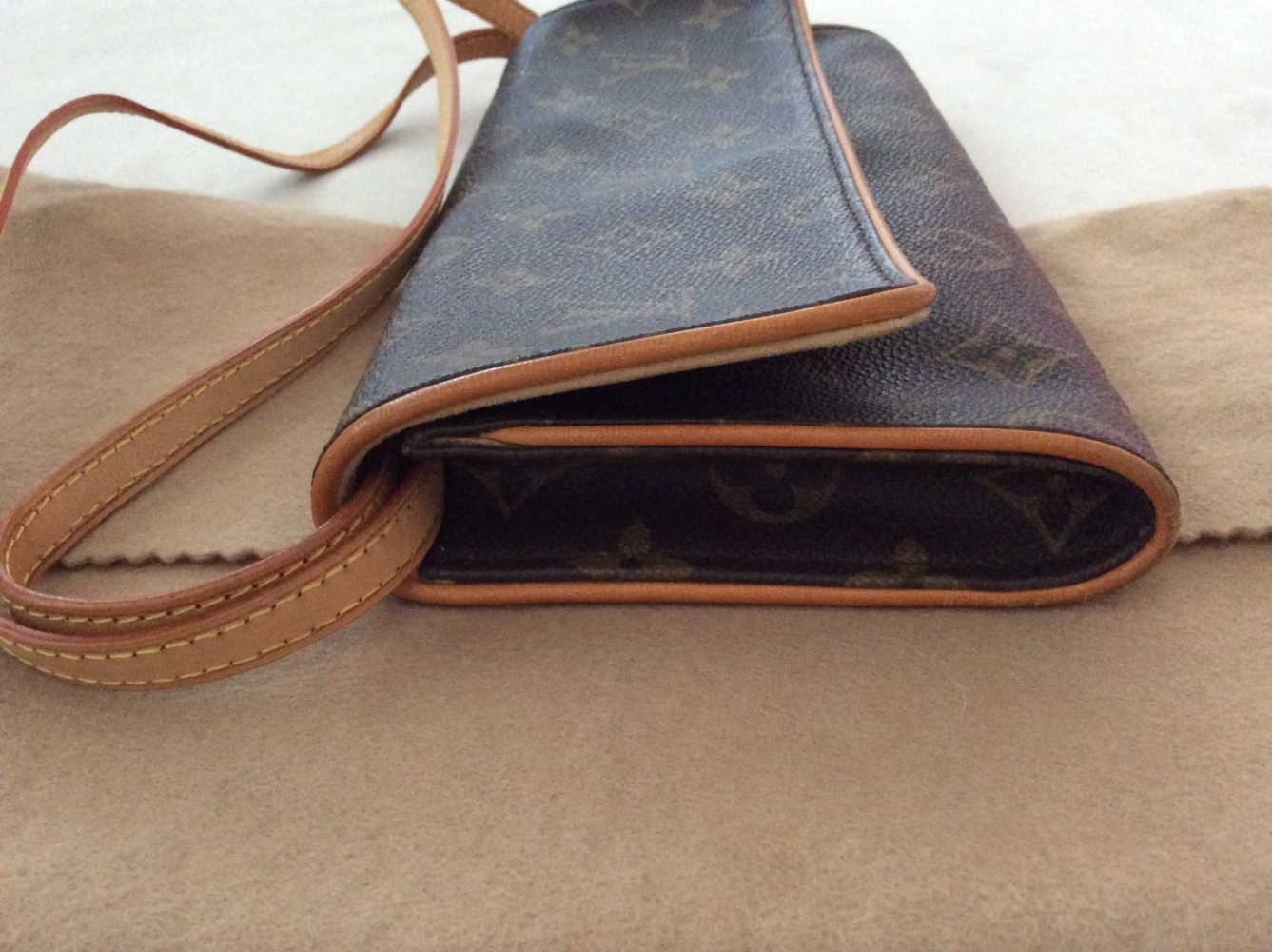 Louis Vuitton Schultertasche