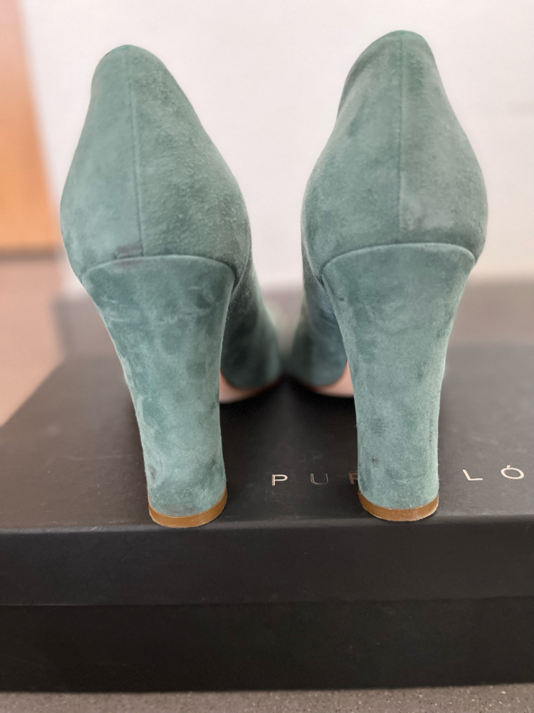 Pura Lopez pumps