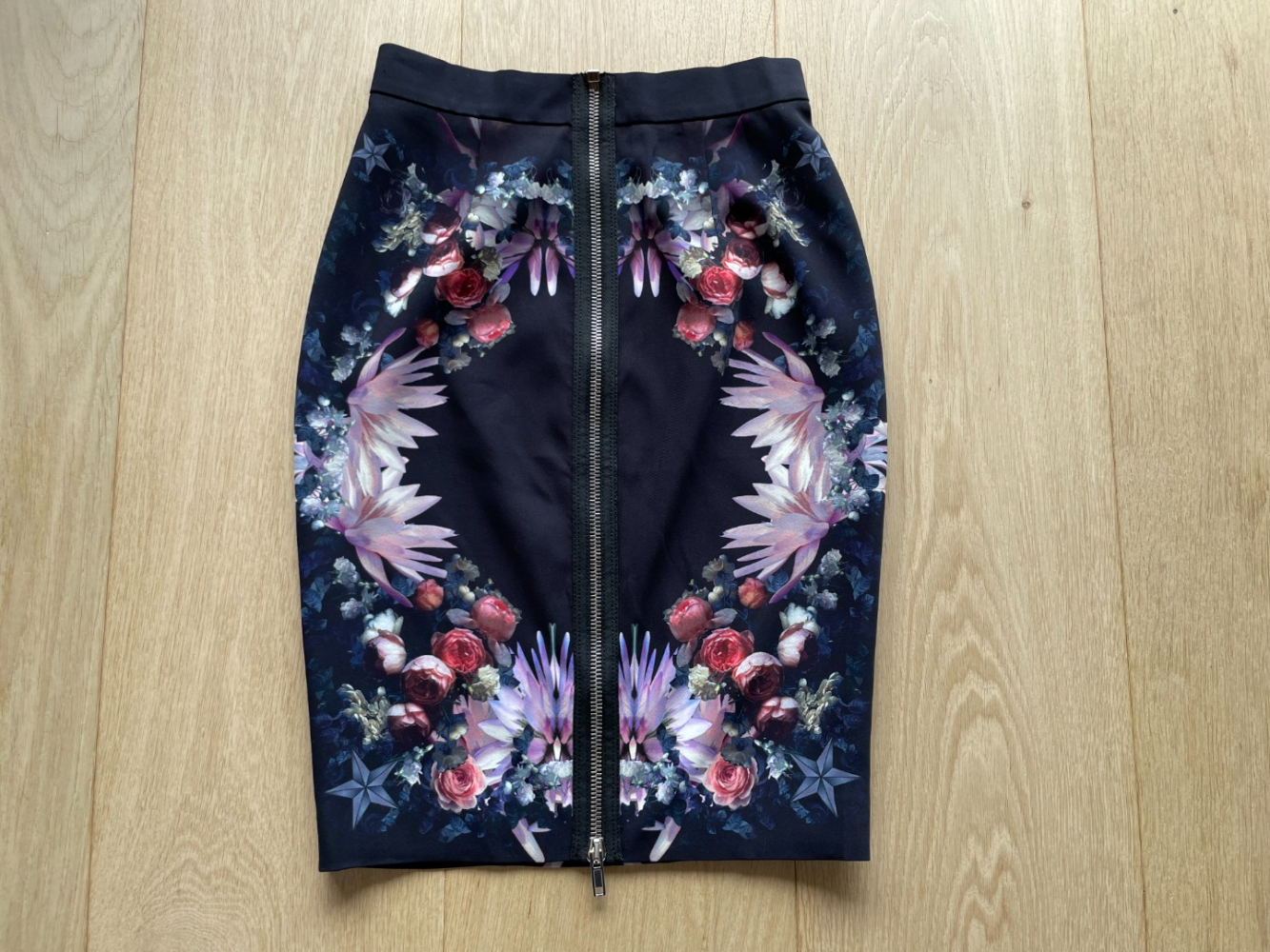 Givenchy Superbe - et rare - jupe florale Givenchy à fermeture éclair.