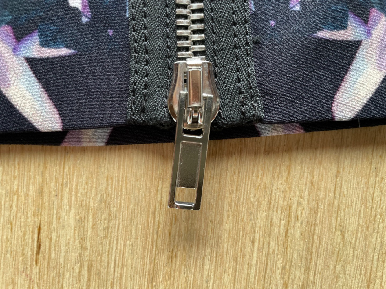 Givenchy Superbe - et rare - jupe florale Givenchy à fermeture éclair.