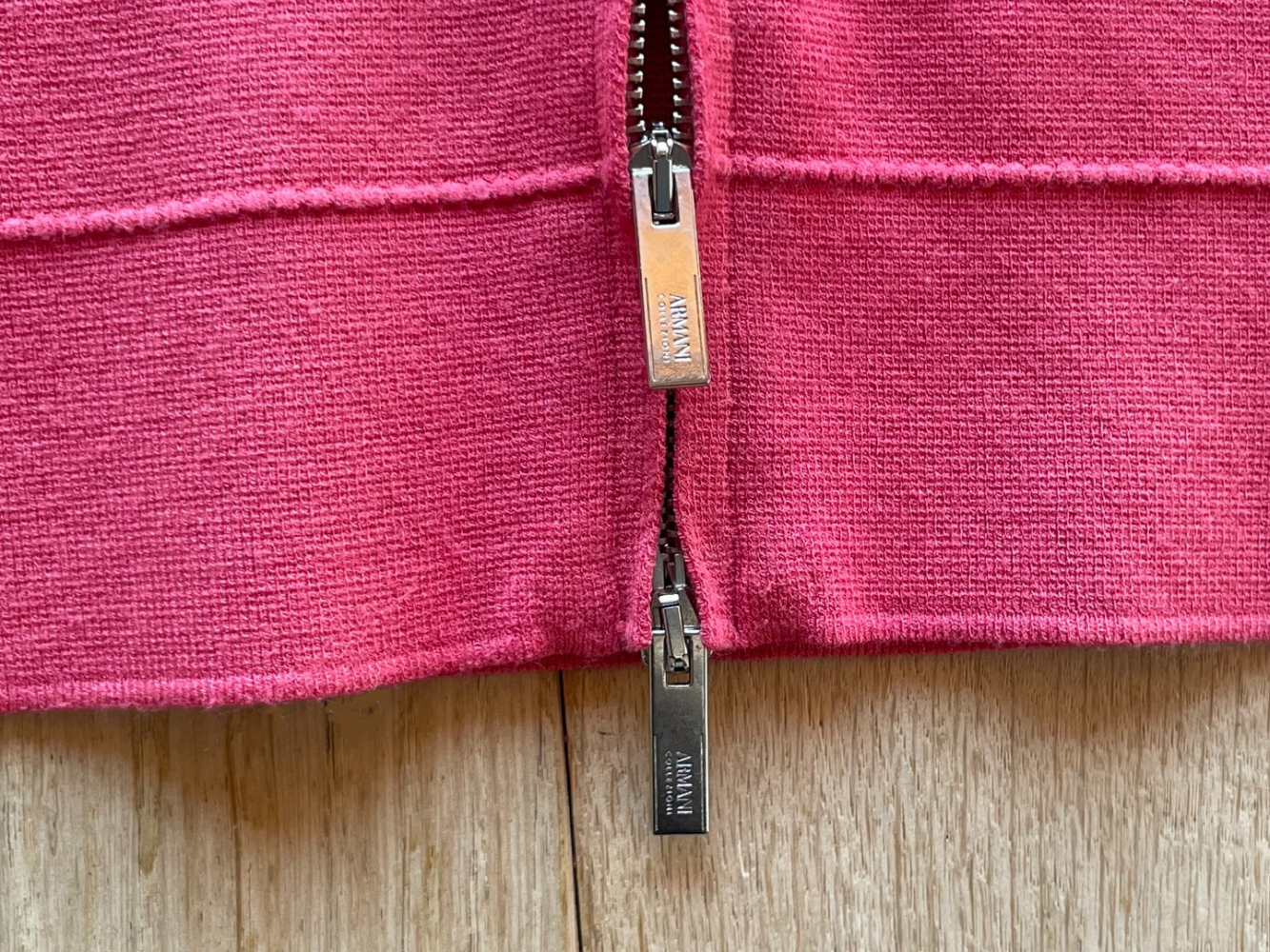 Armani Collezioni Very pretty rose-colored knit zip-up jacket.