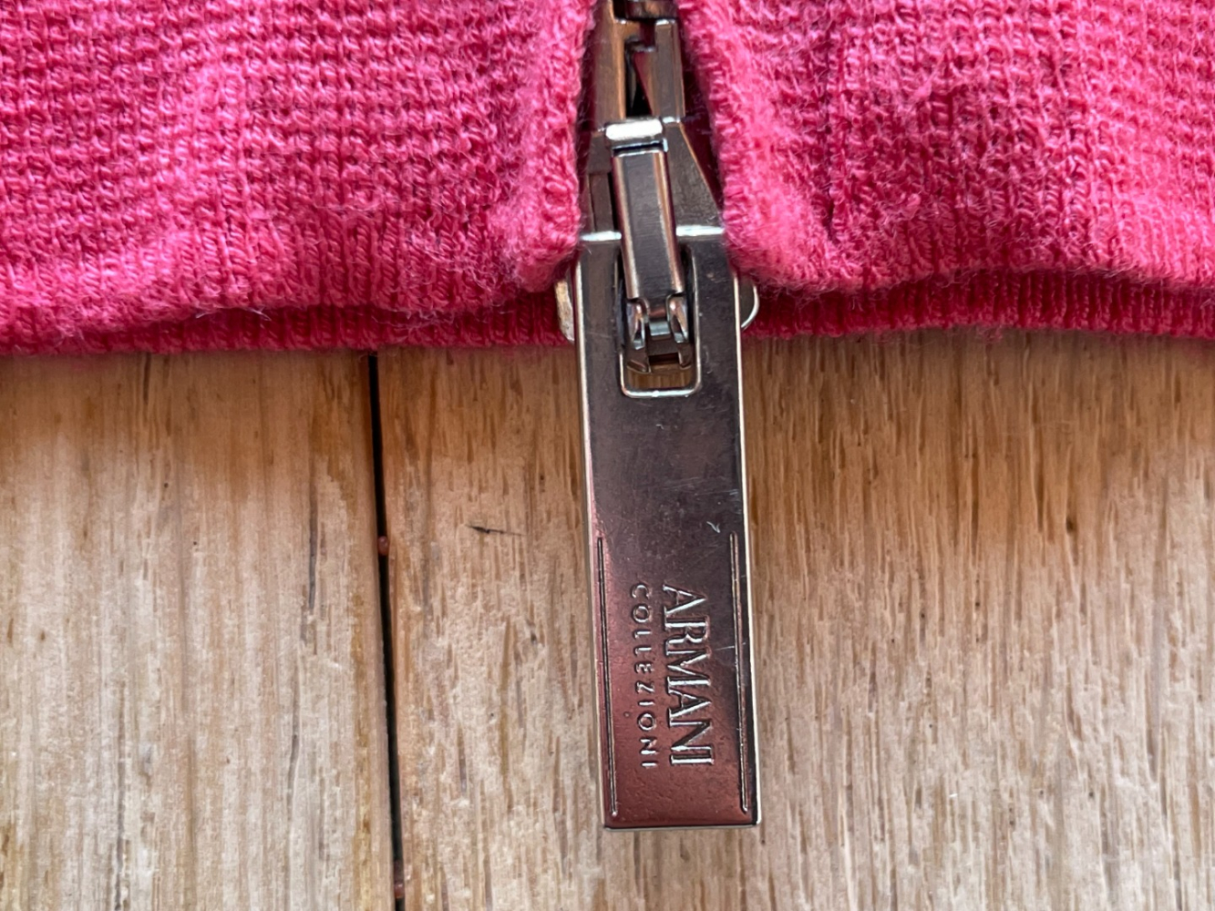 Armani Collezioni Very pretty rose-colored knit zip-up jacket.