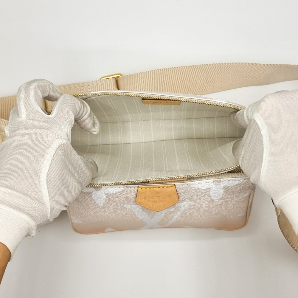 Louis Vuitton Multi Pochette Accessories By The Pool