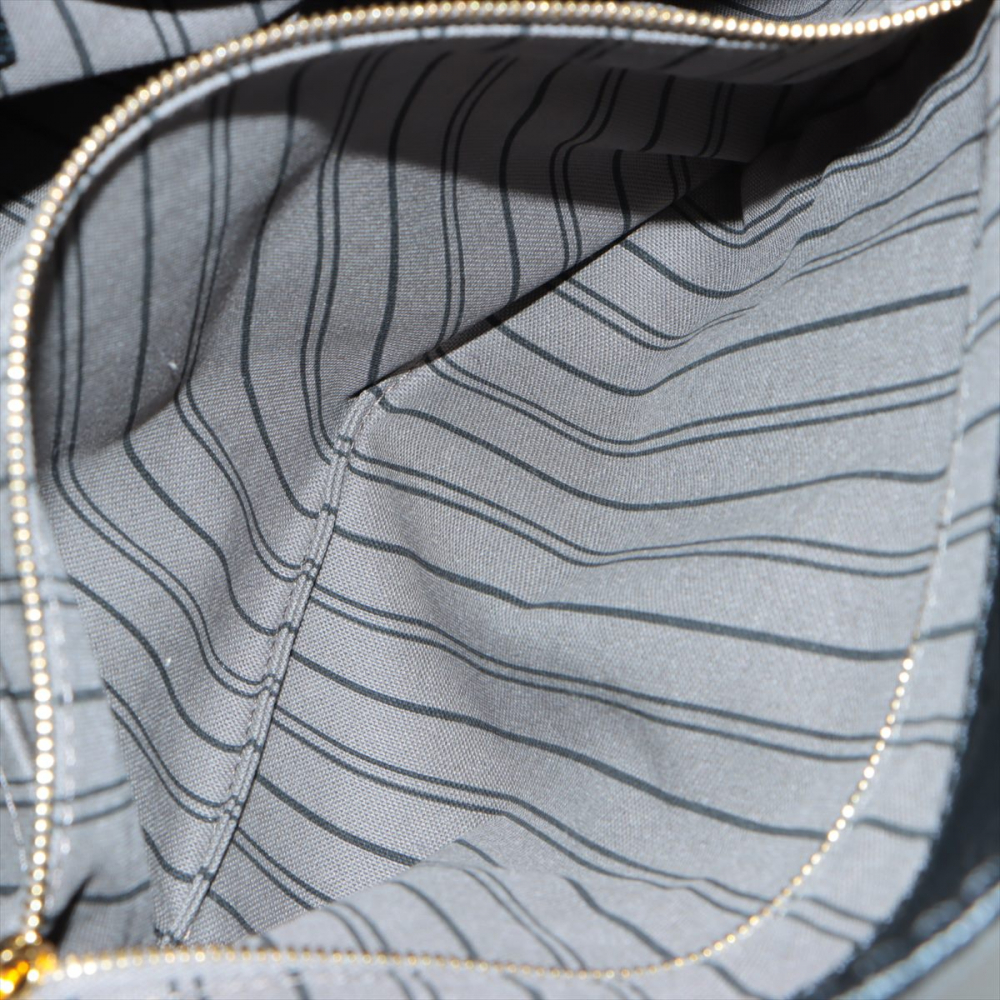 Louis Vuitton Artsy MM in Black Monogram Empreinte Leather