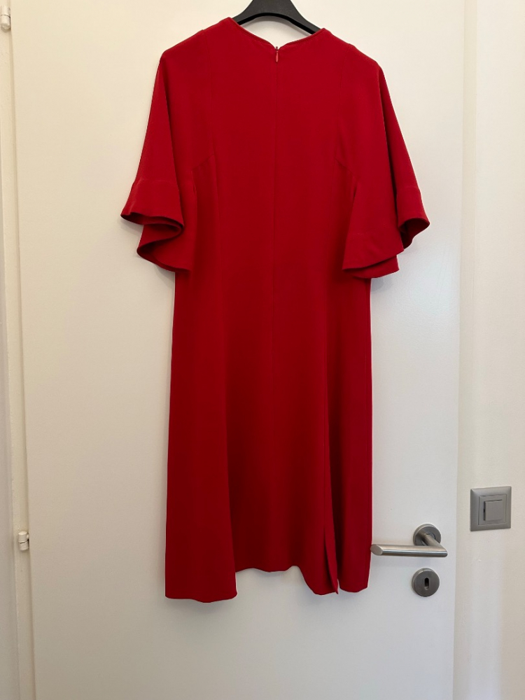 Sandro Schönes, fließendes Kleid