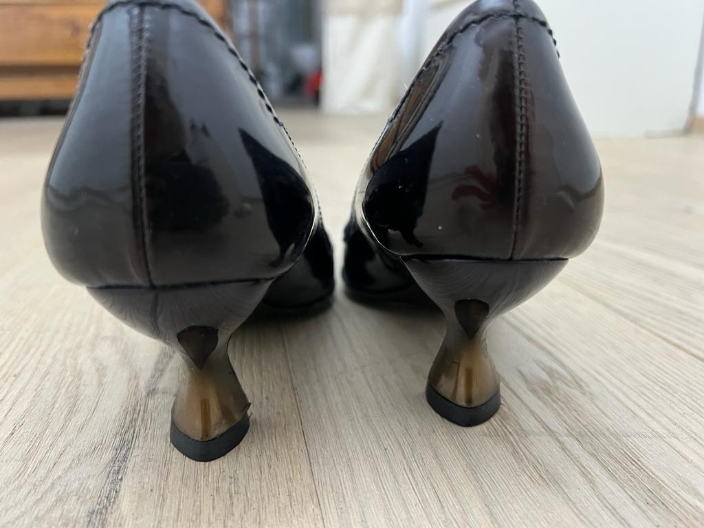 Prada Pompes en cuir verni Grafite